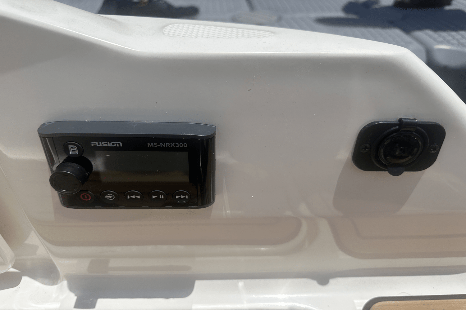 2023 Sea Ray 290 SDX OB Image Thumbnail #22