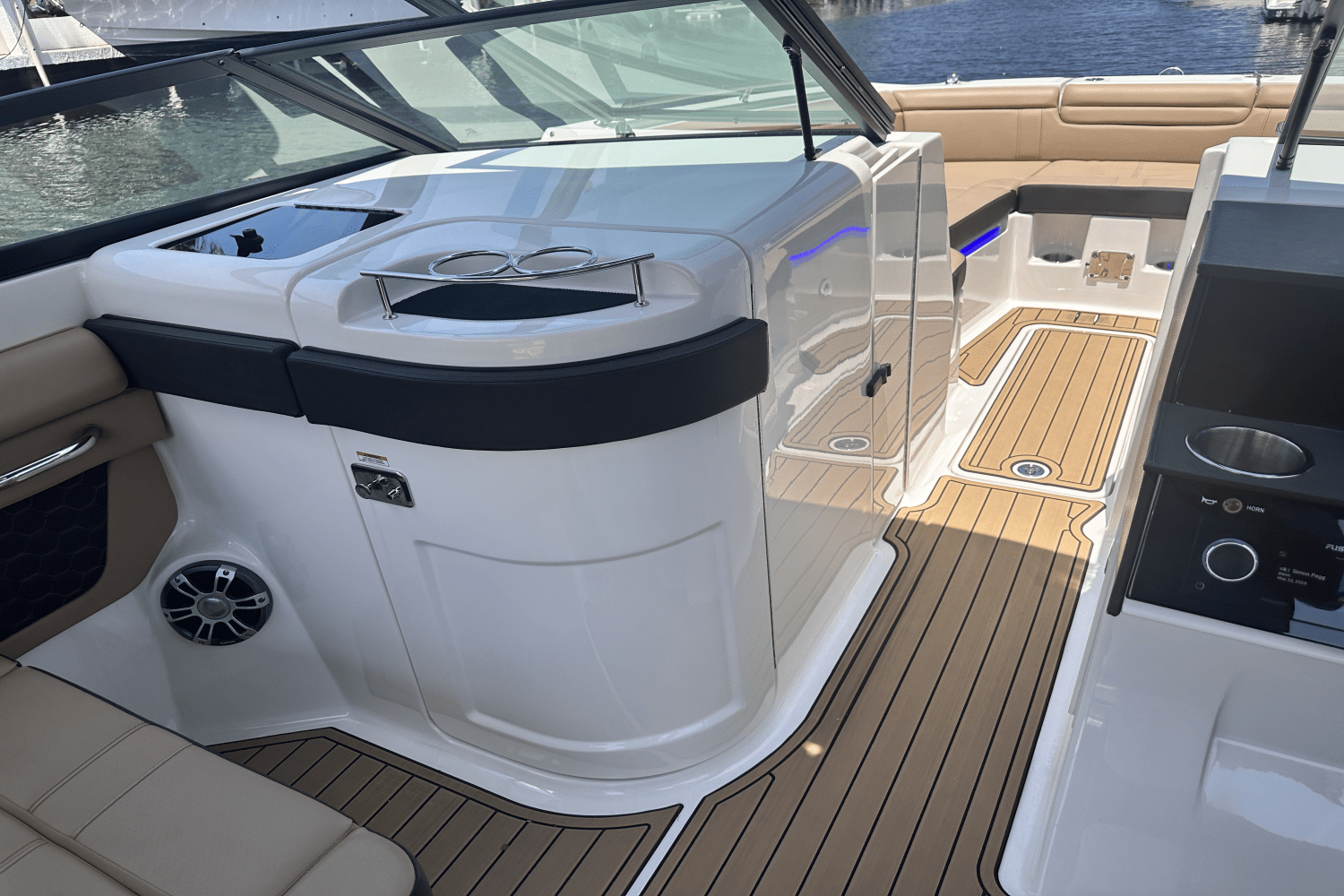 2023 Sea Ray 290 SDX OB Image Thumbnail #16