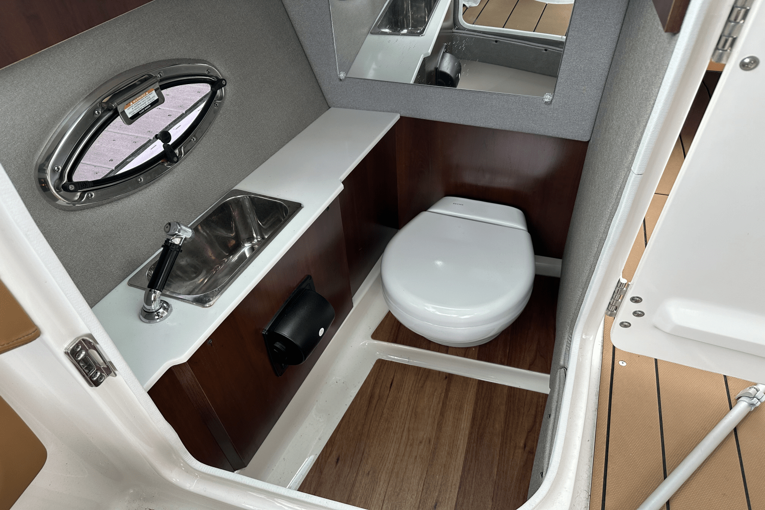 2022 Chaparral 287 SSX Image Thumbnail #6