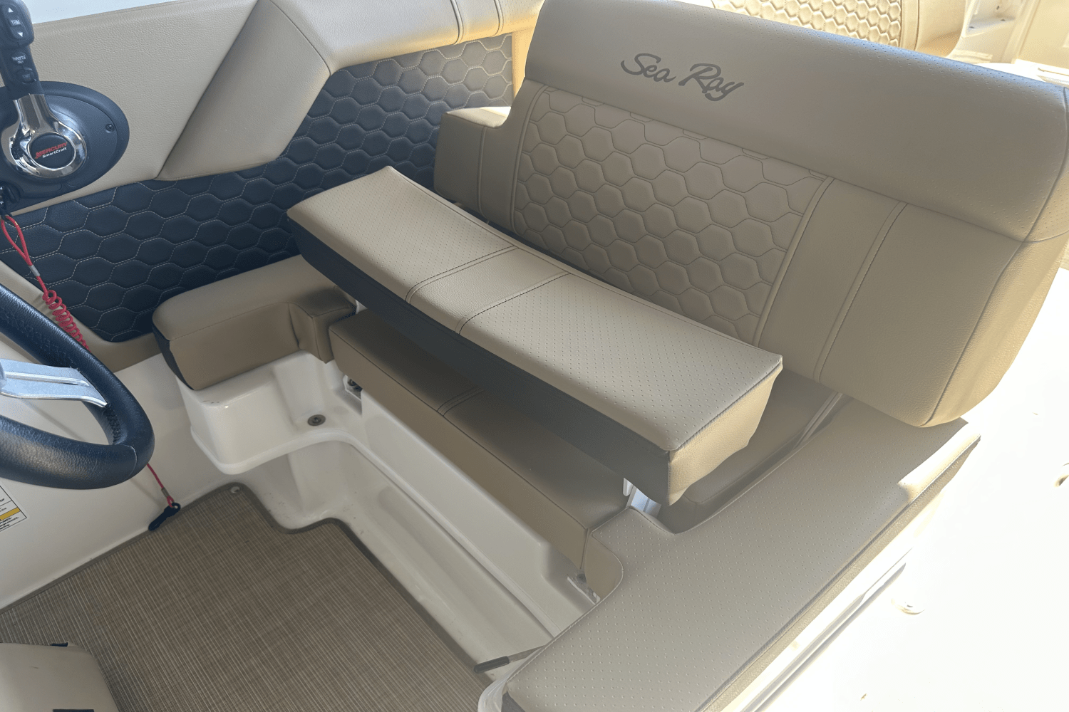 2021 Sea Ray SDX 270 OB Image Thumbnail #15