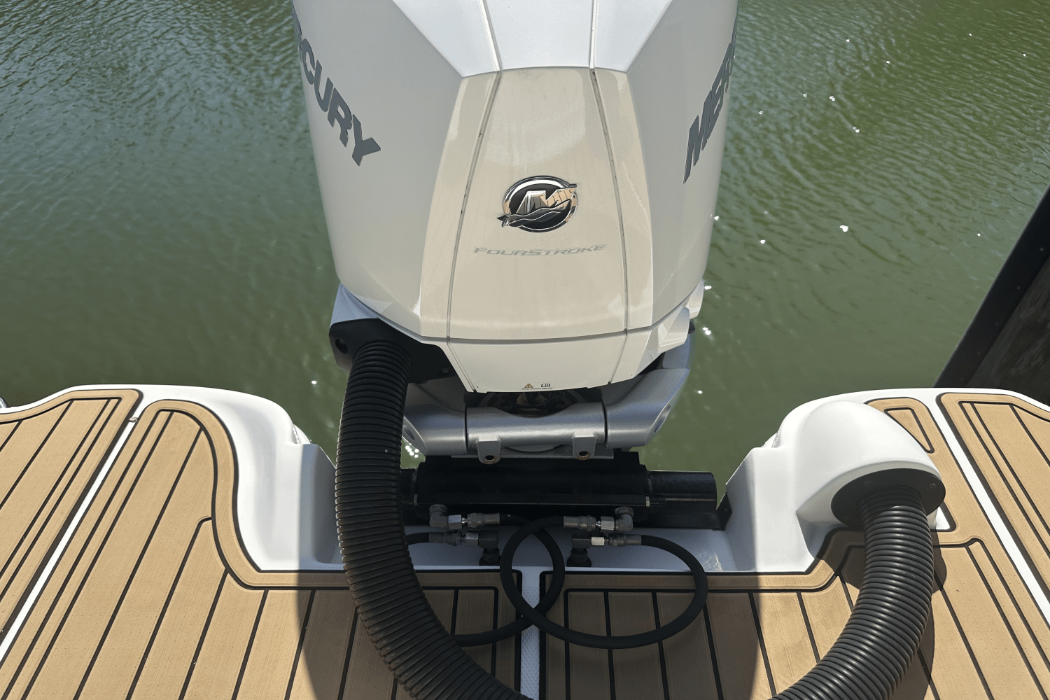 2021 Sea Ray SDX 270 OB Image Thumbnail #5
