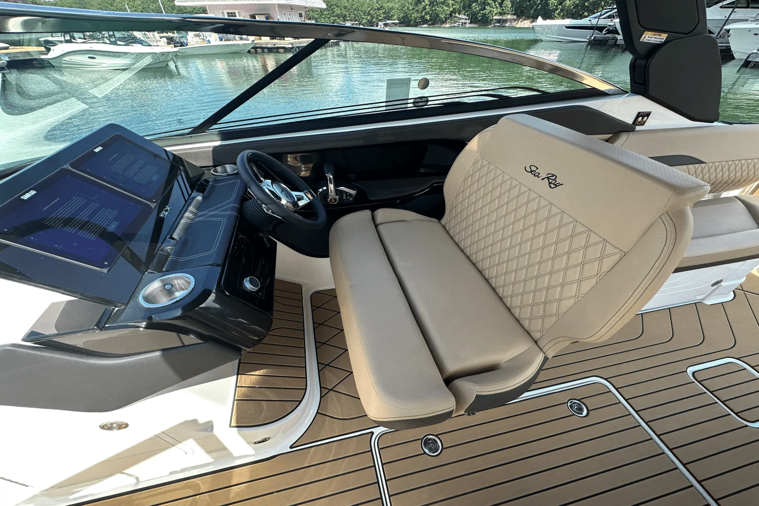 2026 Sea Ray SLX 280 Image Thumbnail #14