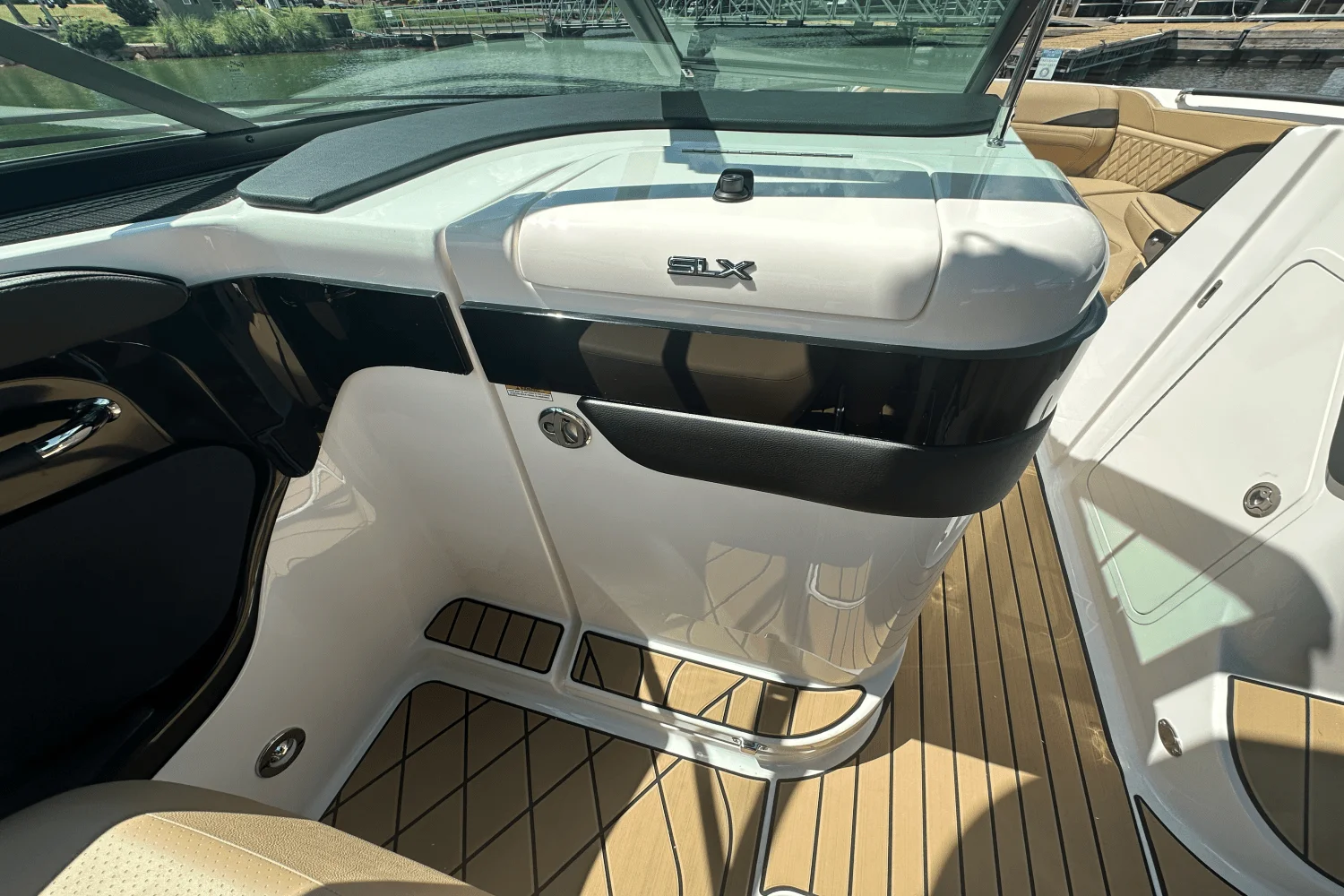 2026 Sea Ray SLX 280 Image Thumbnail #19