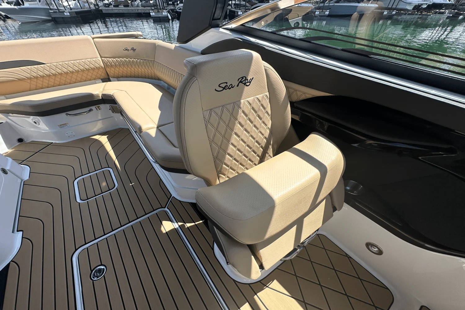 2026 Sea Ray SLX 280 Image Thumbnail #18