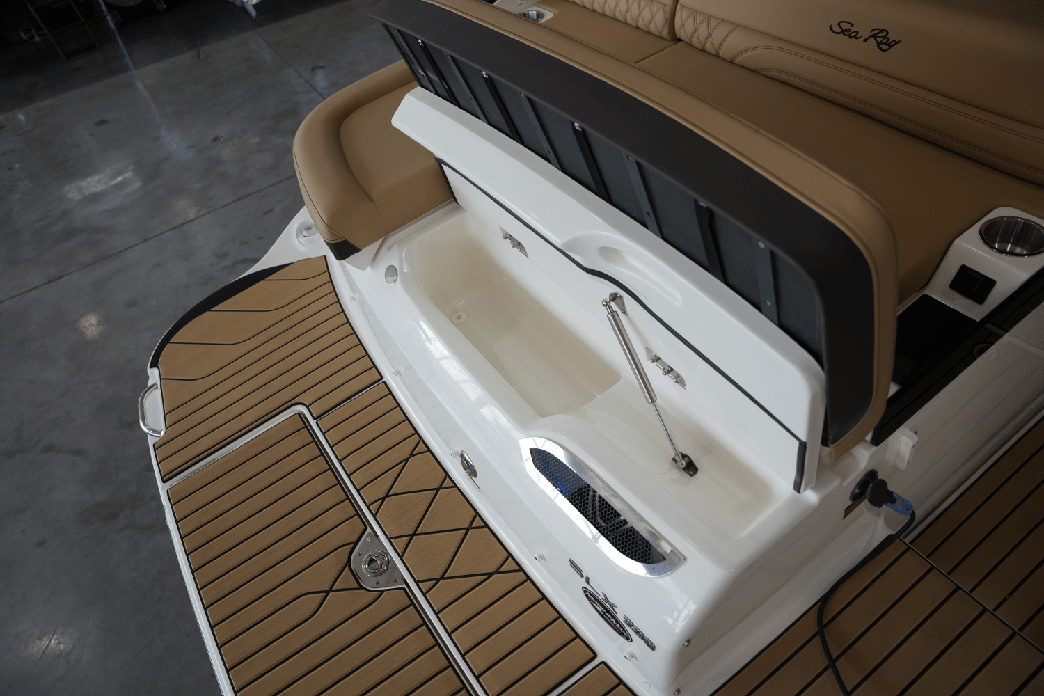 2026 Sea Ray SLX 260 Image Thumbnail #8