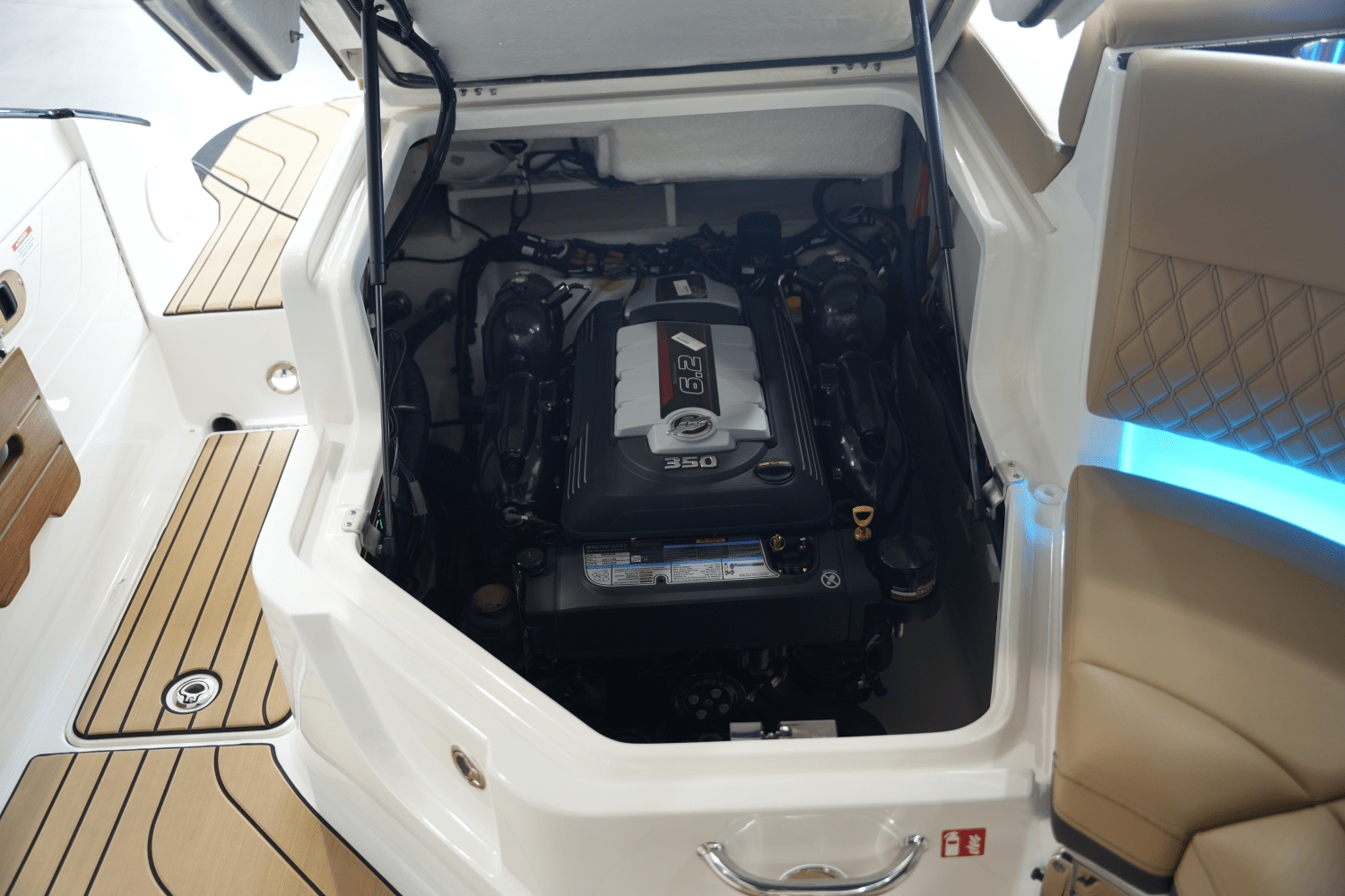 2026 Sea Ray SLX 260 Image Thumbnail #37