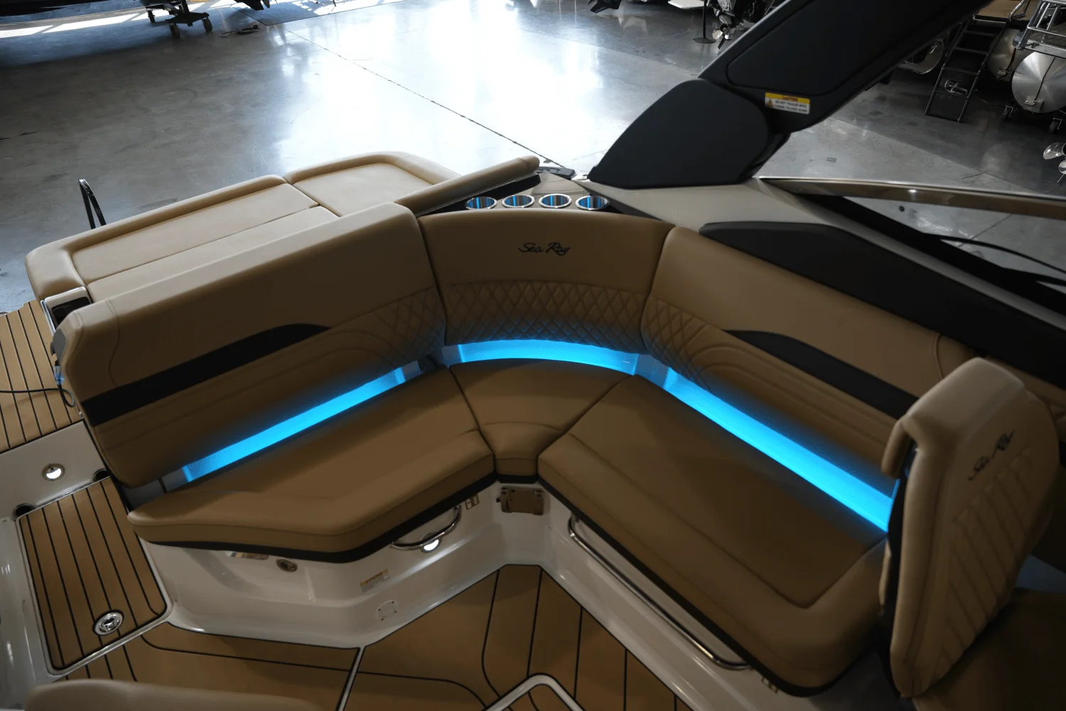 2026 Sea Ray SLX 260 Image Thumbnail #11