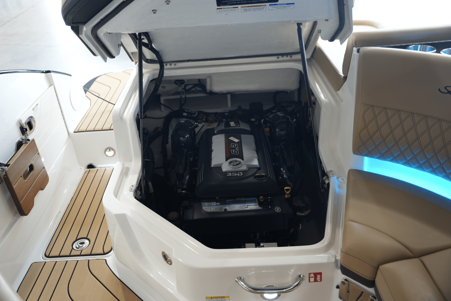 2026 Sea Ray SLX 260 Image Thumbnail #38