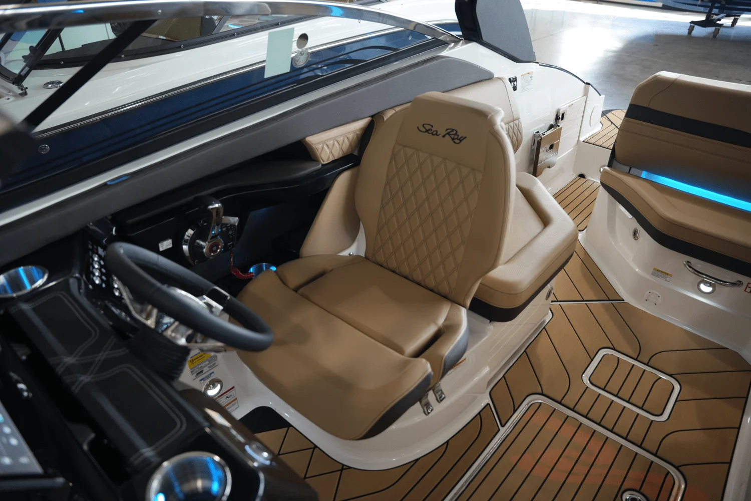 2026 Sea Ray SLX 260 Image Thumbnail #16