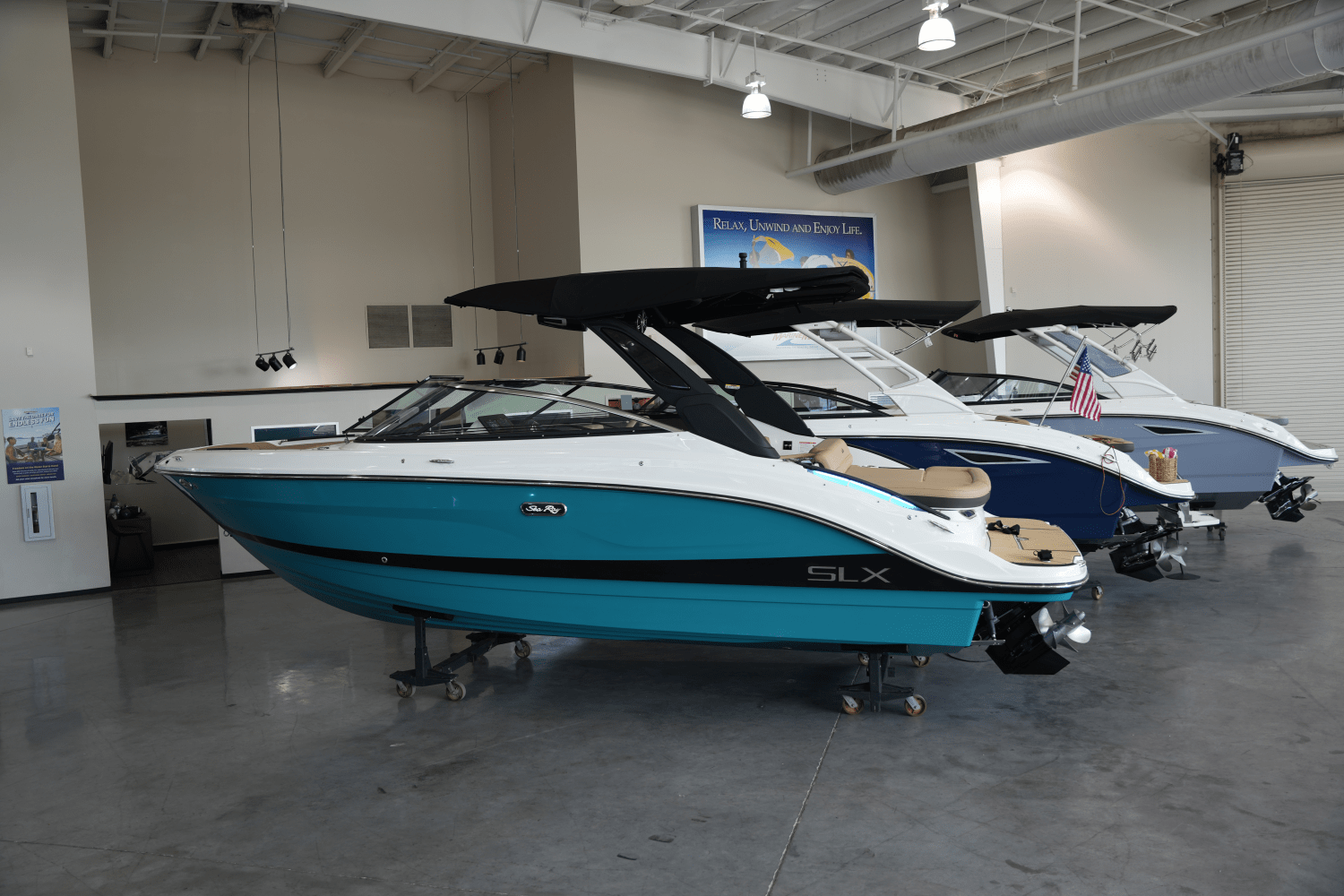2026 Sea Ray SLX 260 Image Thumbnail #2