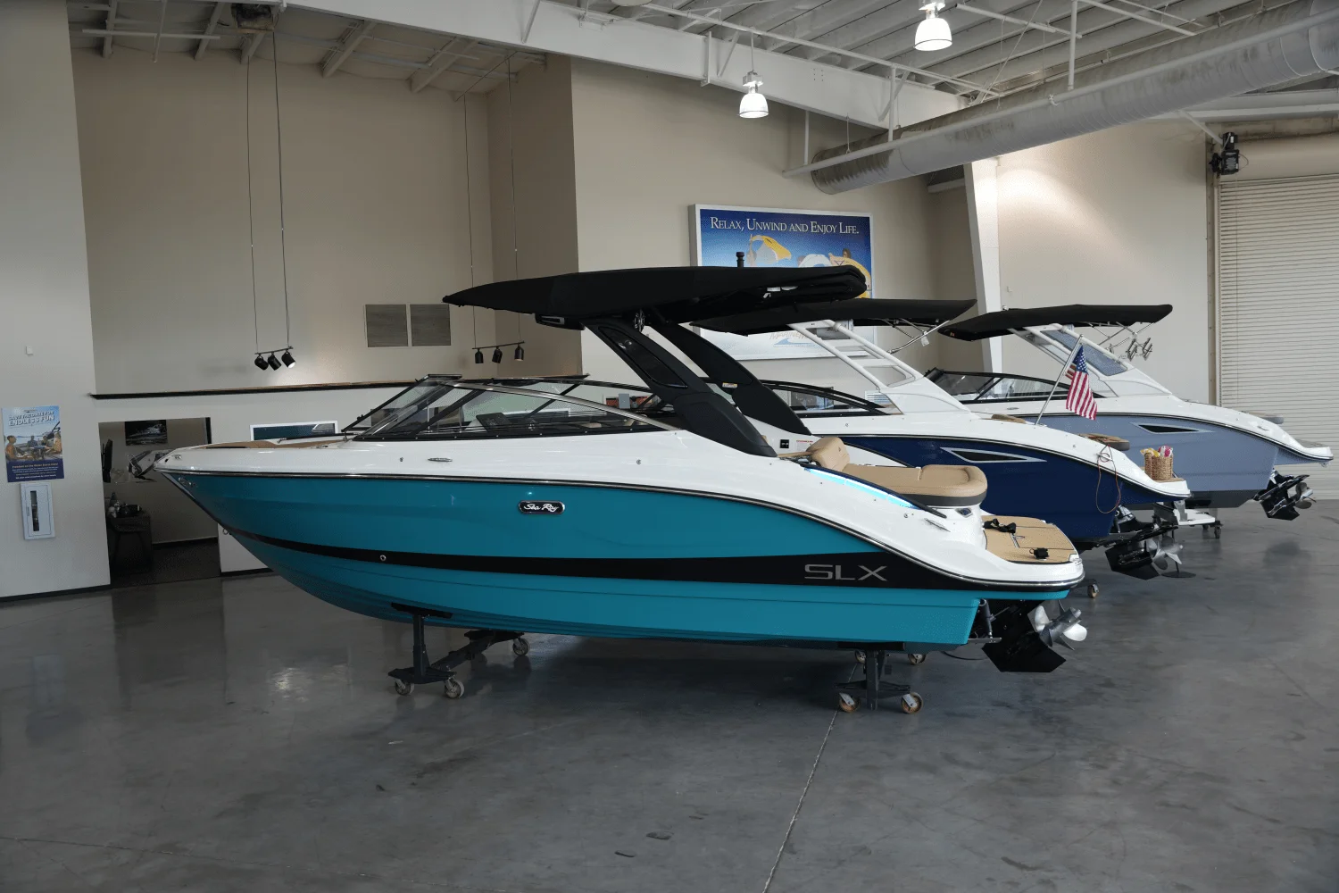 2026 Sea Ray SLX 260 Image Thumbnail #2