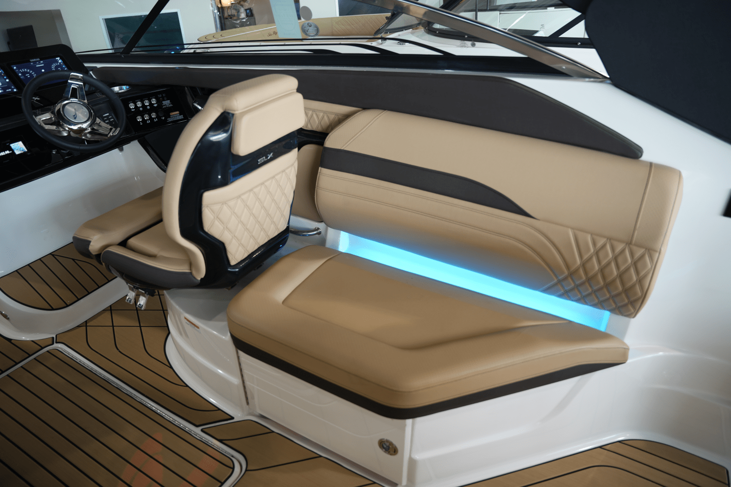 2026 Sea Ray SLX 260 Image Thumbnail #14