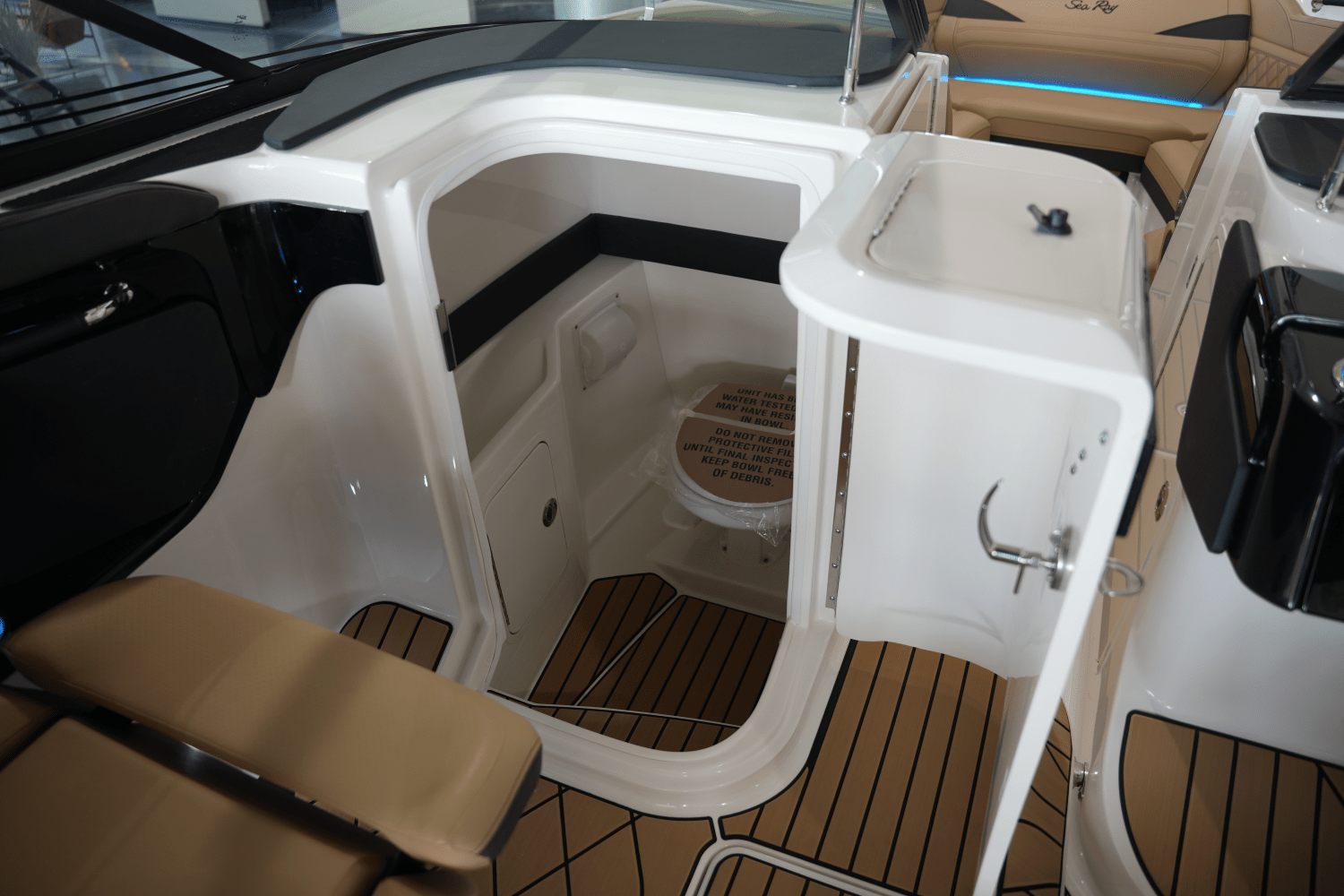 2026 Sea Ray SLX 260 Image Thumbnail #23