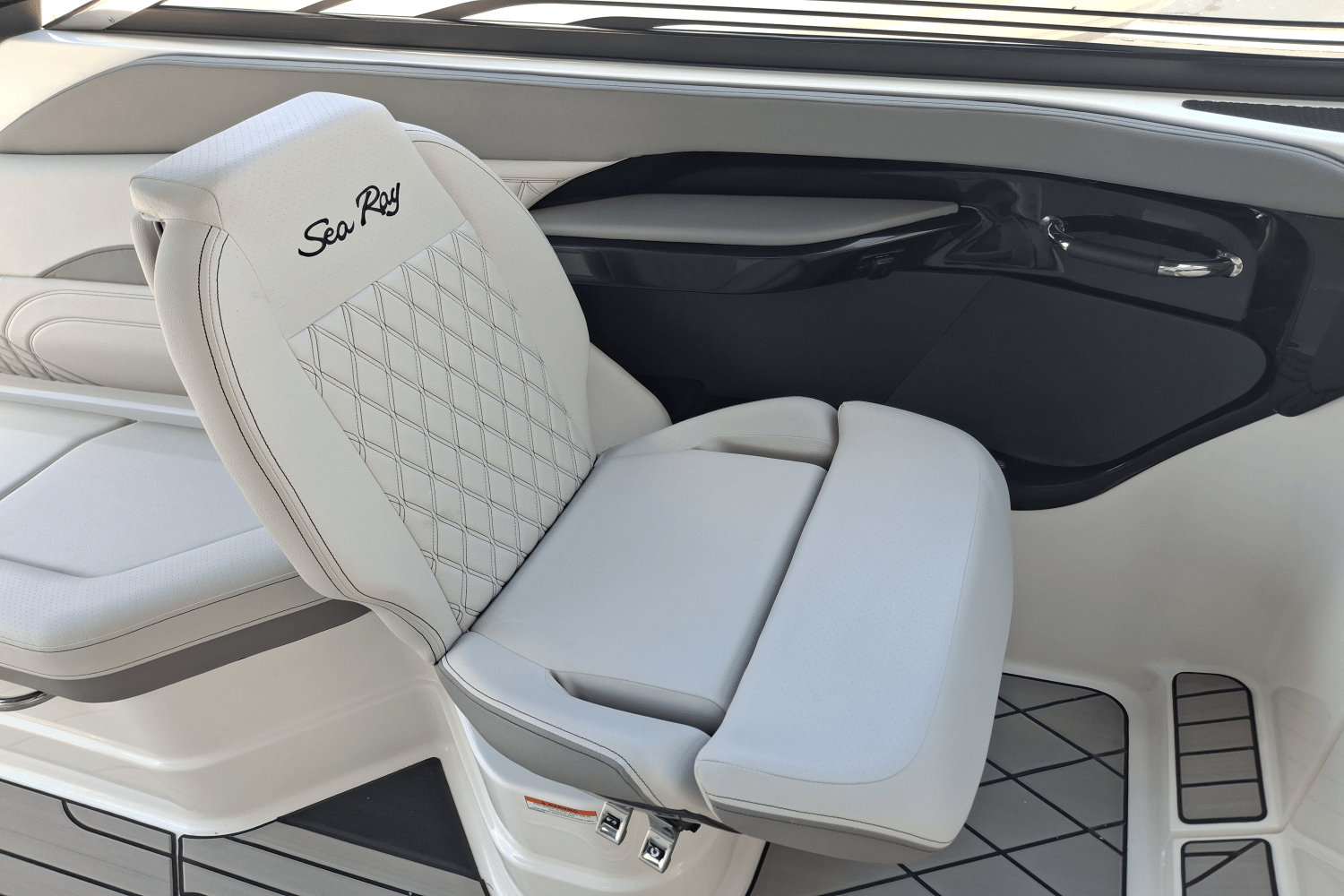2026 Sea Ray 280SXO Image Thumbnail #18