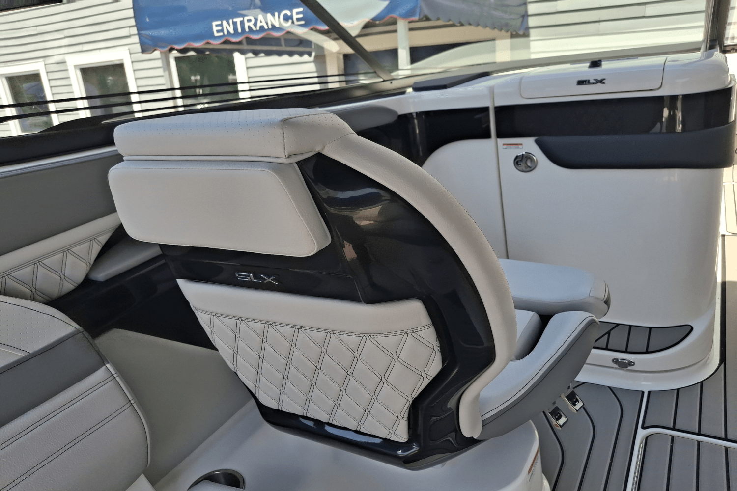 2026 Sea Ray 280SXO Image Thumbnail #19
