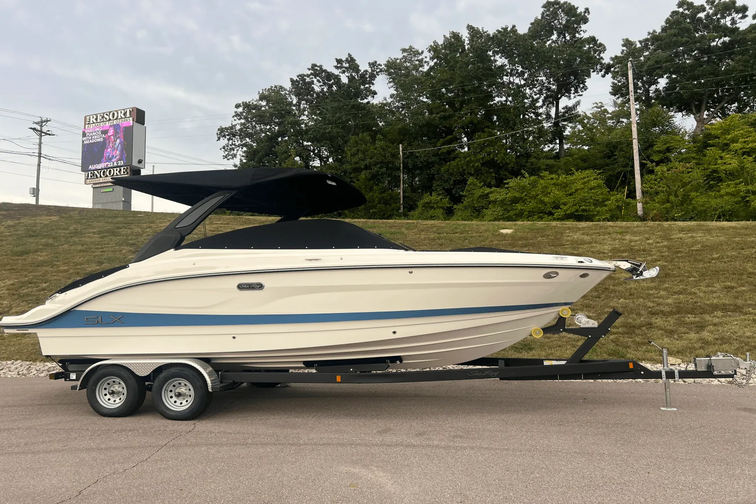 2026 Sea Ray SLX 260 Image Thumbnail #0