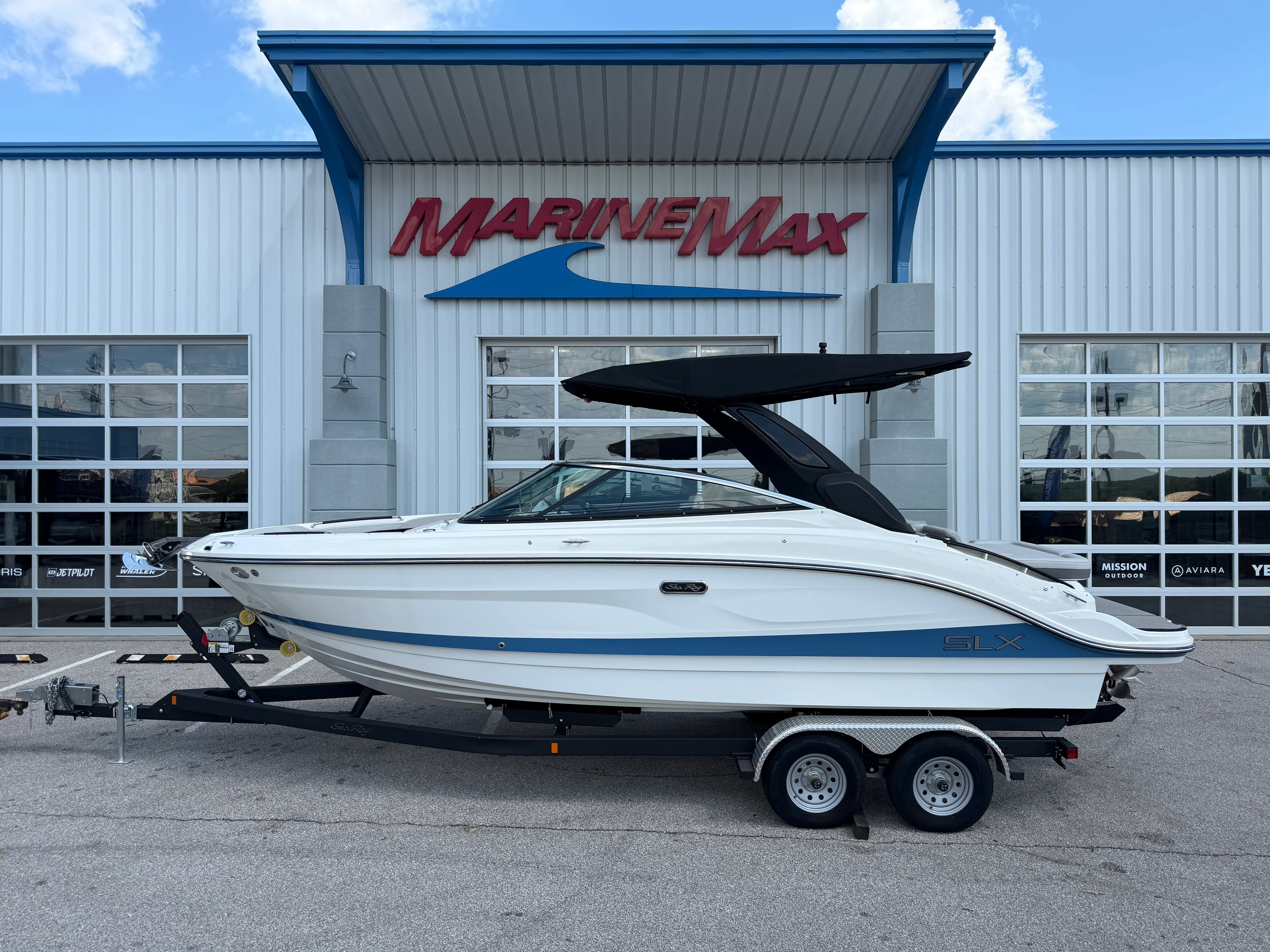 2026 Sea Ray SLX 260 Image Thumbnail #0