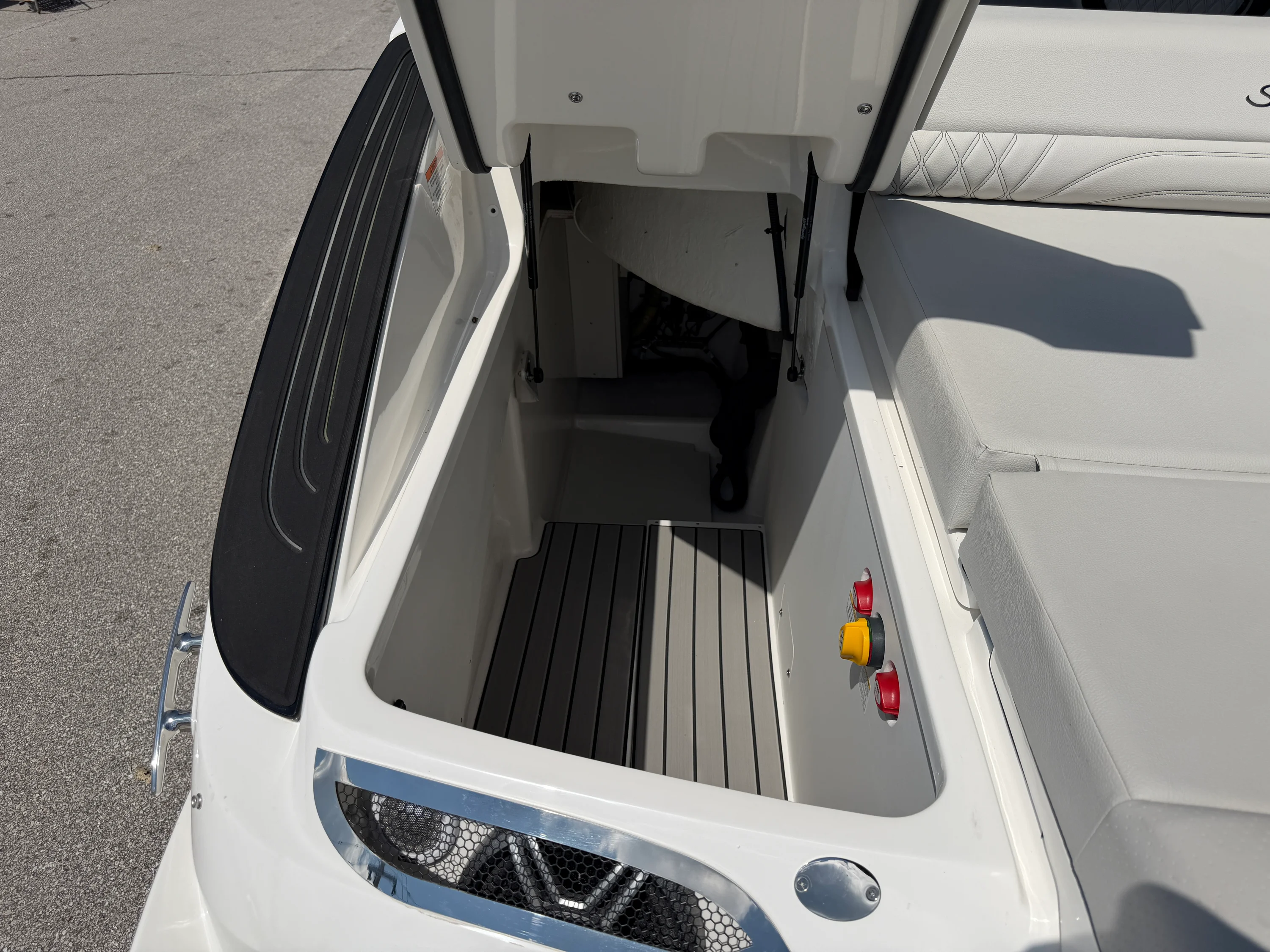2026 Sea Ray SLX 260 Image Thumbnail #27