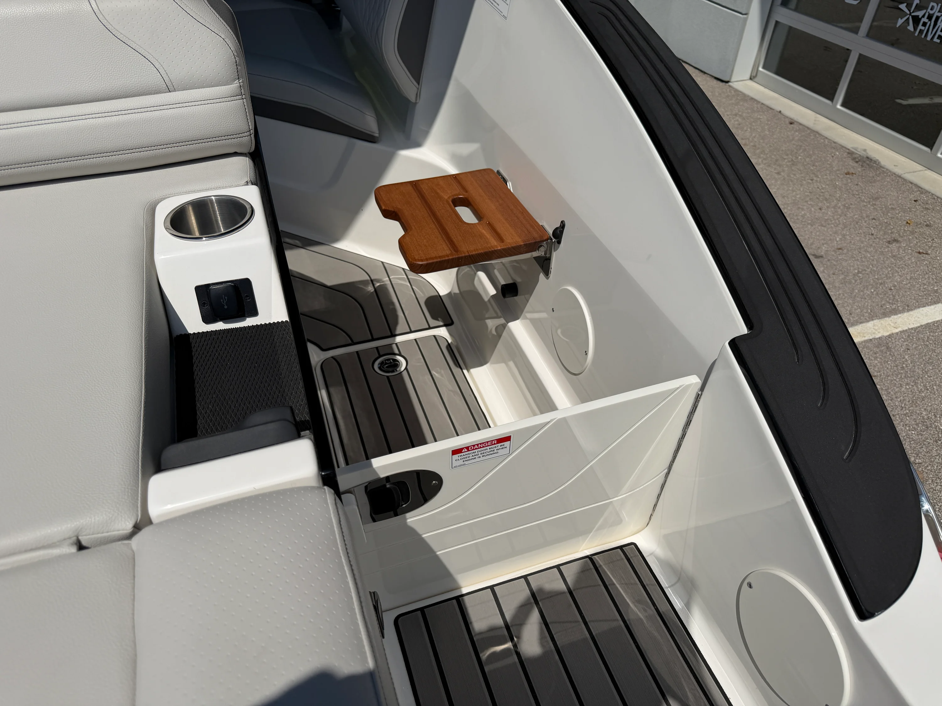 2026 Sea Ray SLX 260 Image Thumbnail #31