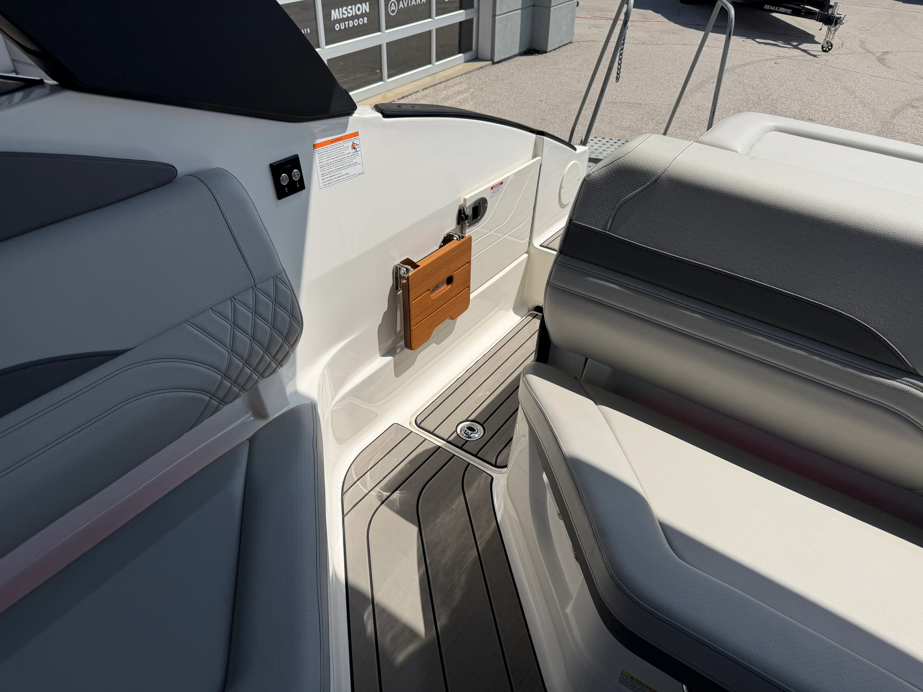 2026 Sea Ray SLX 260 Image Thumbnail #32