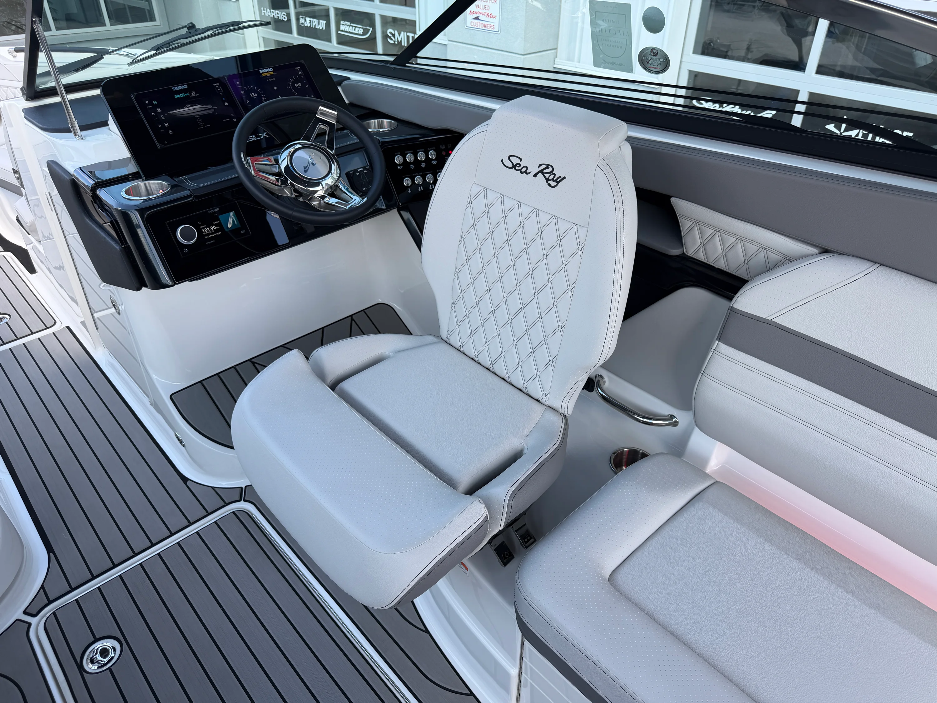2026 Sea Ray SLX 260 Image Thumbnail #40
