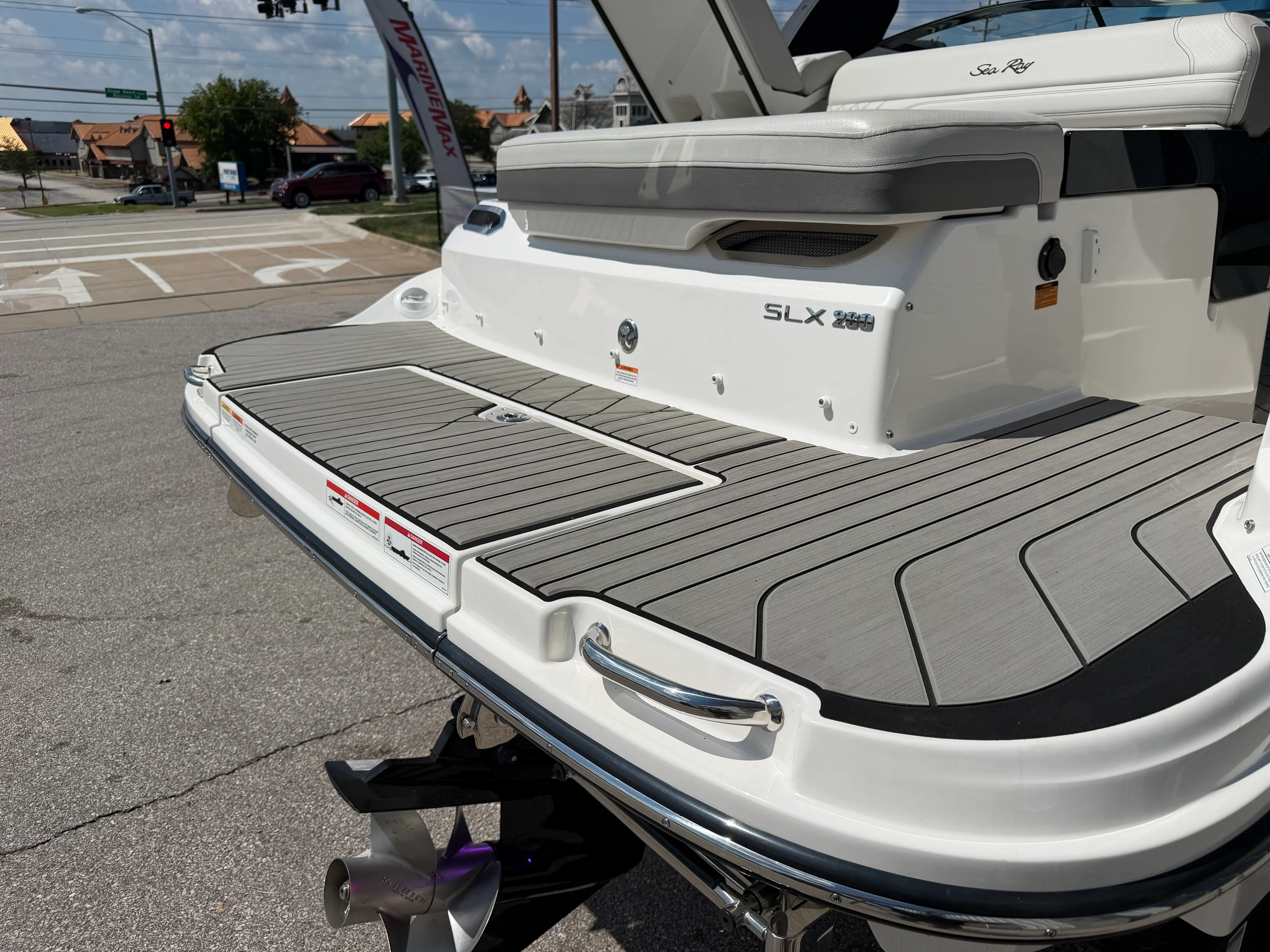 2026 Sea Ray SLX 260 Image Thumbnail #20