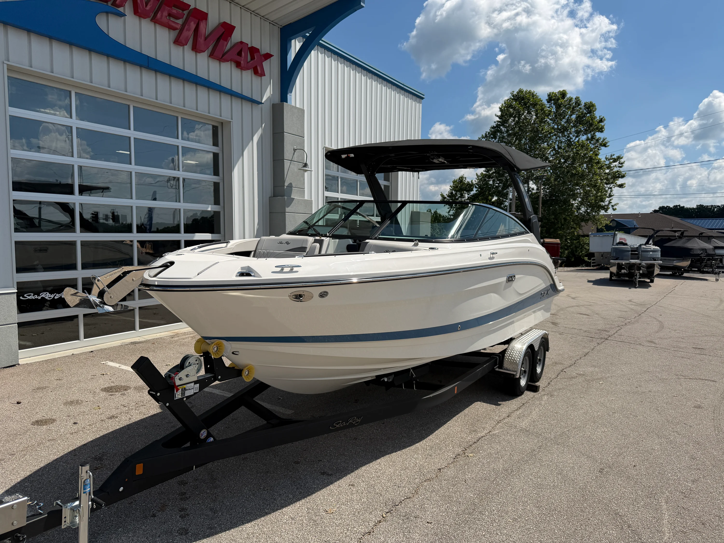 2026 Sea Ray SLX 260 Image Thumbnail #1