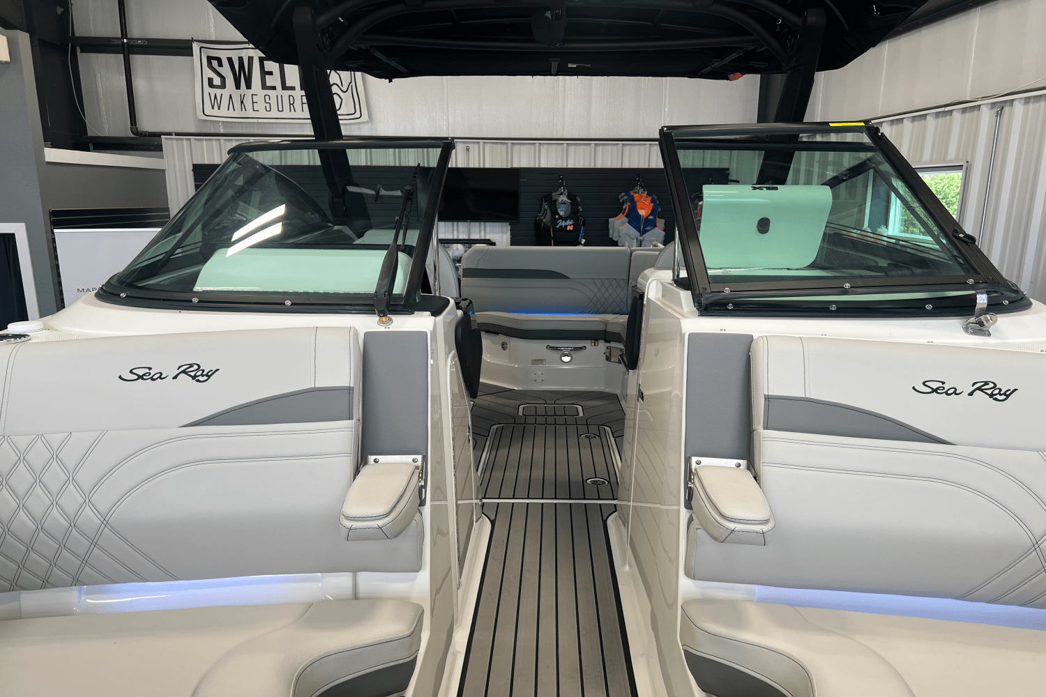 2026 Sea Ray SLX 260 Image Thumbnail #25