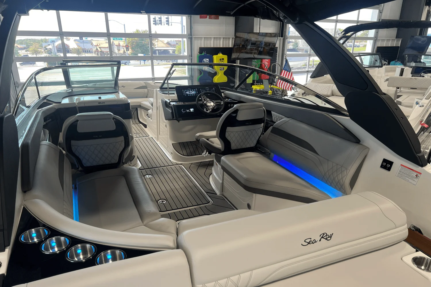 2026 Sea Ray SLX 260 Image Thumbnail #13