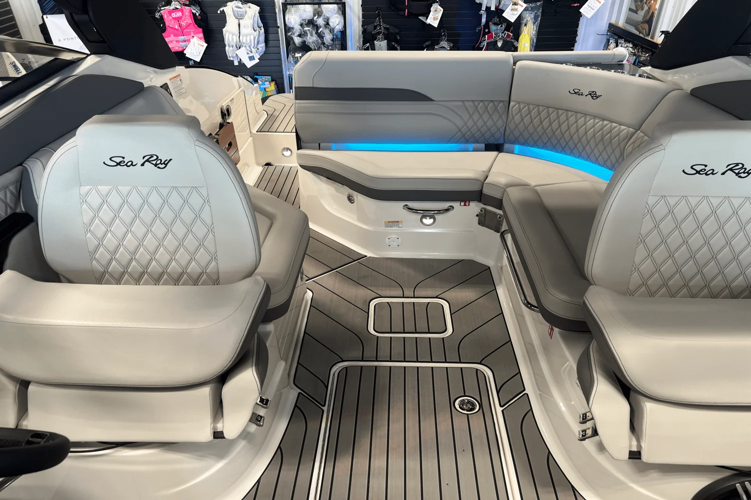 2026 Sea Ray SLX 260 Image Thumbnail #24