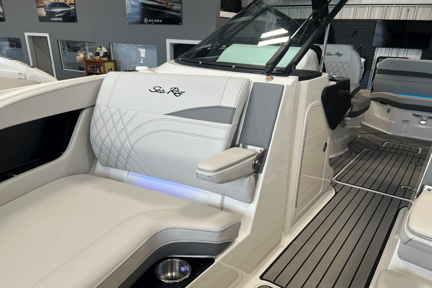 2026 Sea Ray SLX 260 Image Thumbnail #27