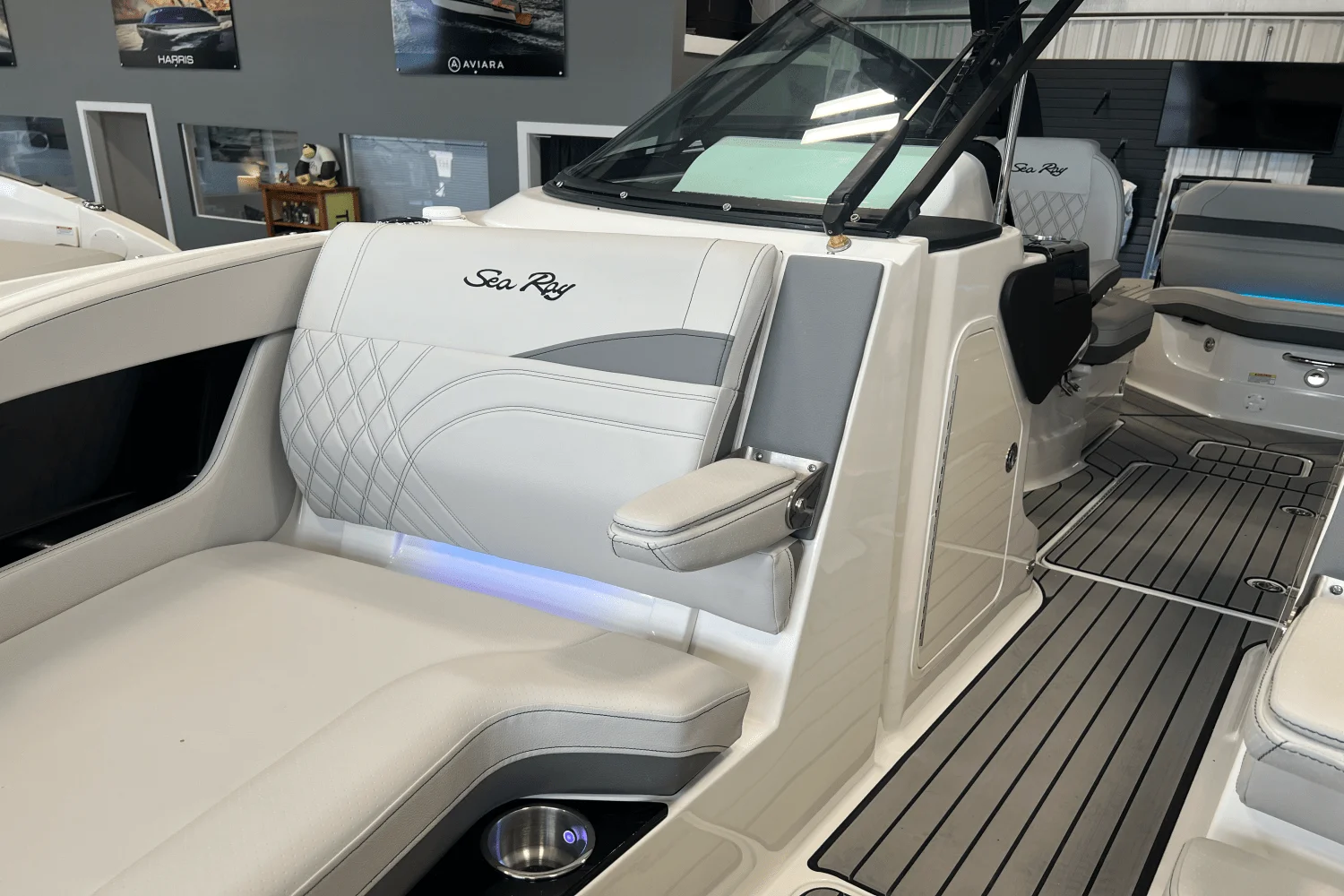 2026 Sea Ray SLX 260 Image Thumbnail #27