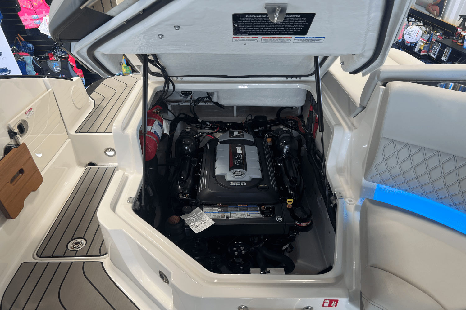 2026 Sea Ray SLX 260 Image Thumbnail #11