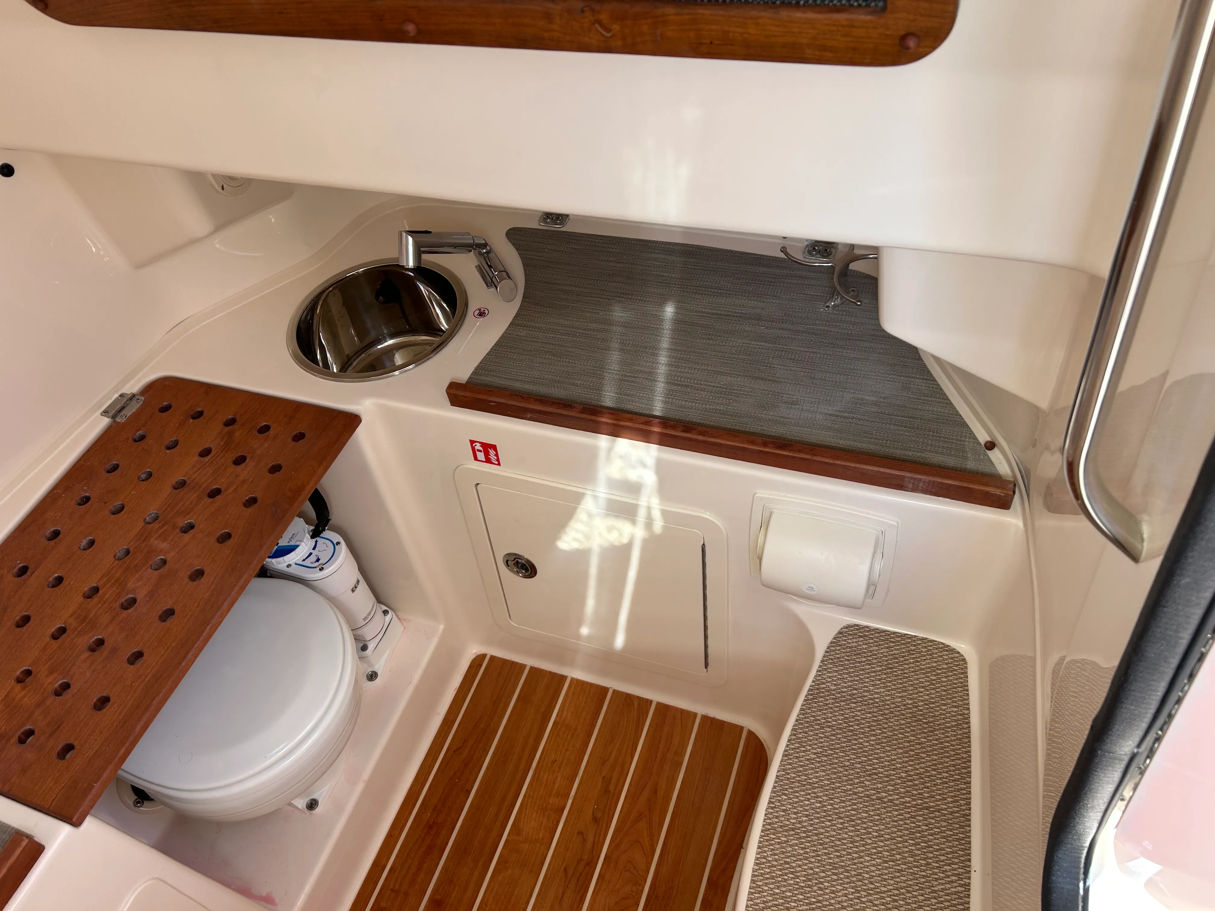 2026 Grady-White Canyon 306 Image Thumbnail #20