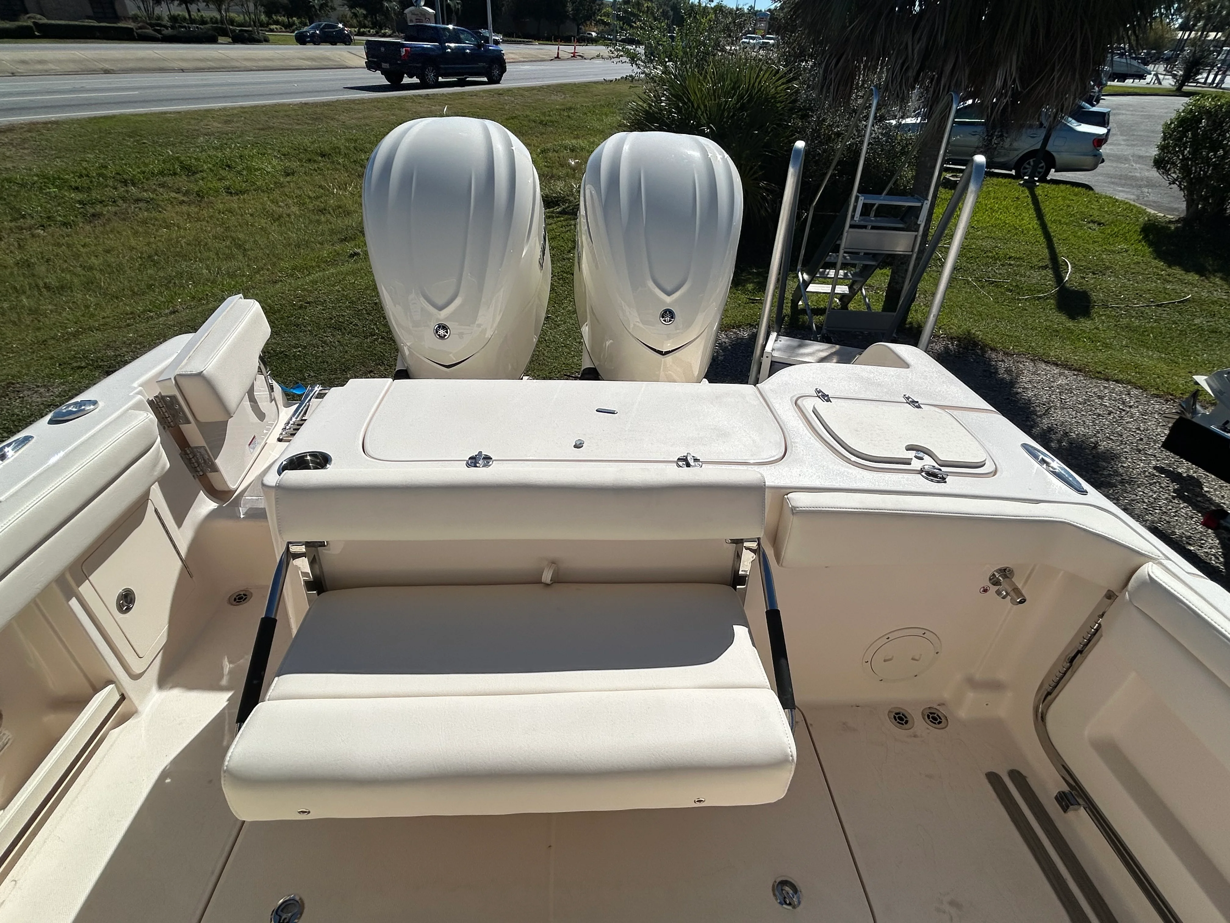 2026 Grady-White Freedom 285 Image Thumbnail #9