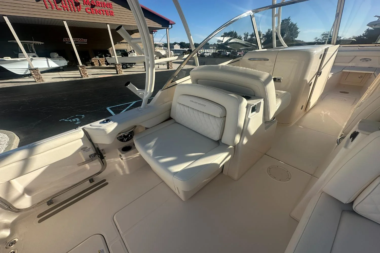2026 Grady-White Freedom 285 Image Thumbnail #10