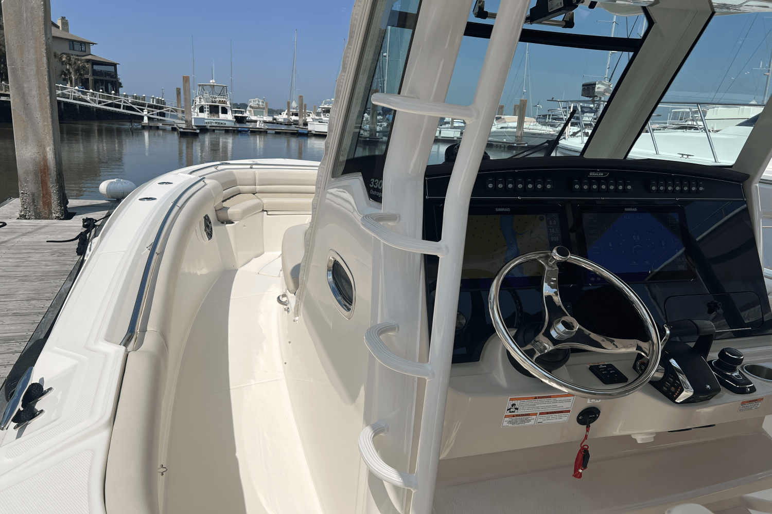 2023 Boston Whaler 330 OUTRAGE Image Thumbnail #10