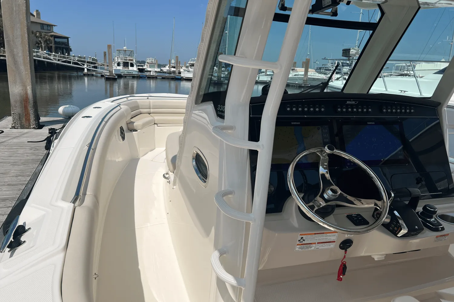 2023 Boston Whaler 330 OUTRAGE Image Thumbnail #10