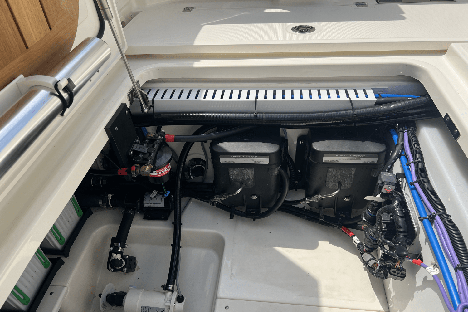 2023 Boston Whaler 330 OUTRAGE Image Thumbnail #40