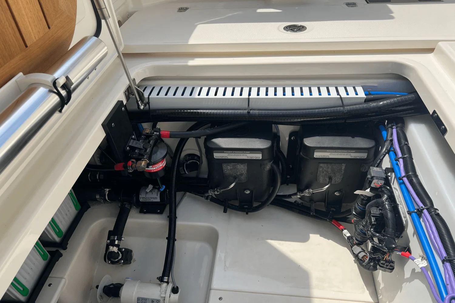 2023 Boston Whaler 330 OUTRAGE Image Thumbnail #40