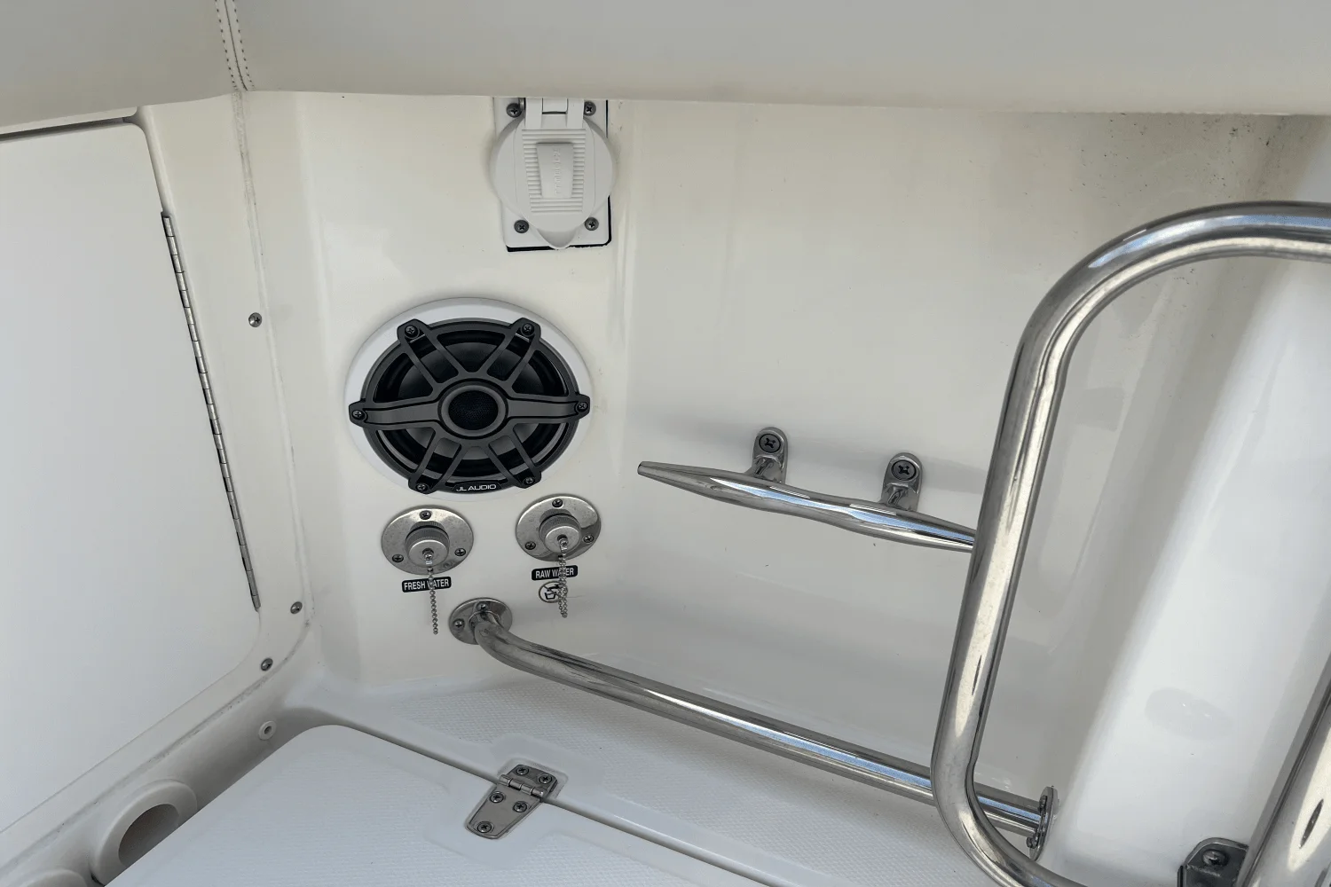 2023 Boston Whaler 330 OUTRAGE Image Thumbnail #21