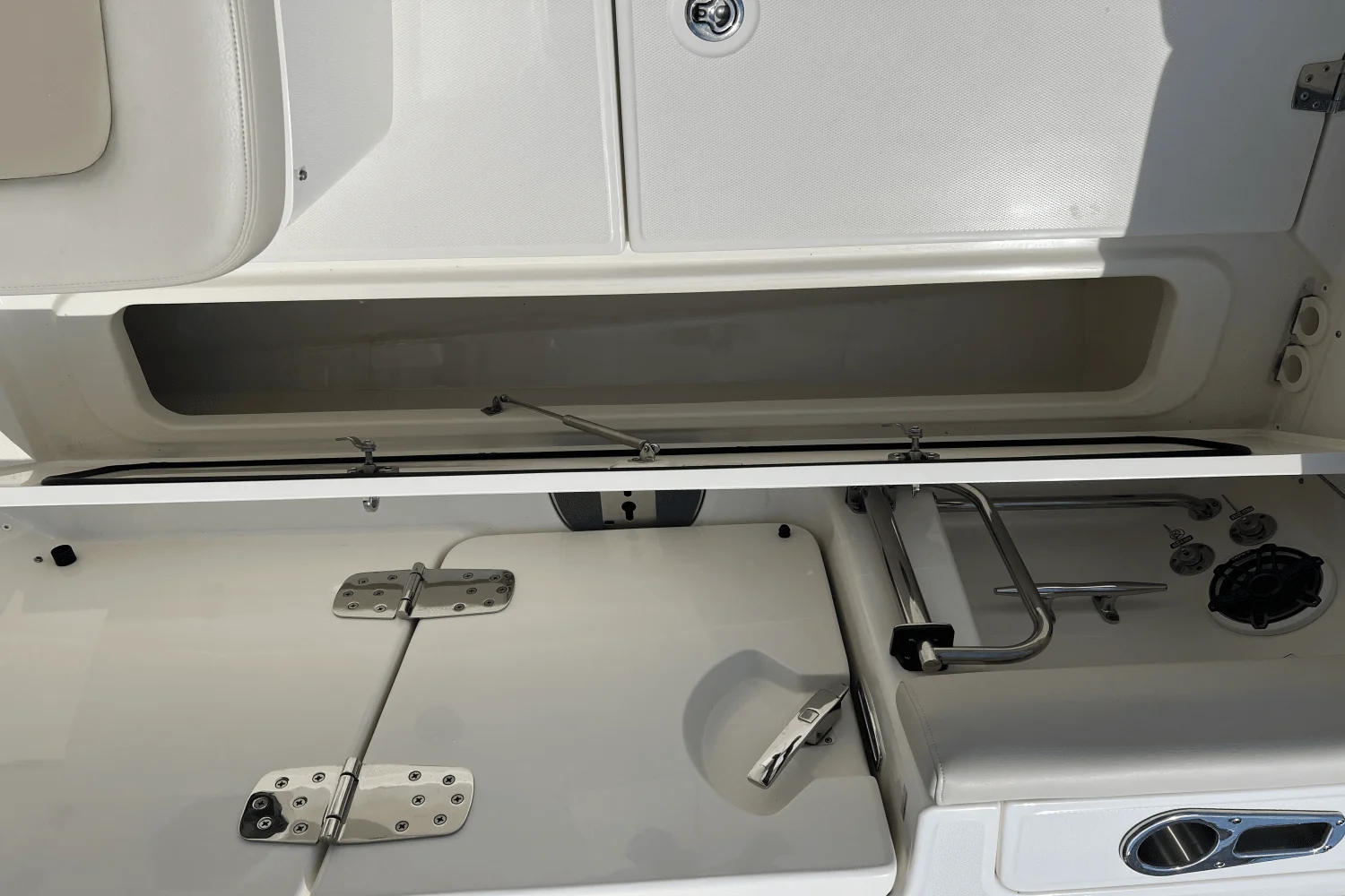 2023 Boston Whaler 330 OUTRAGE Image Thumbnail #33