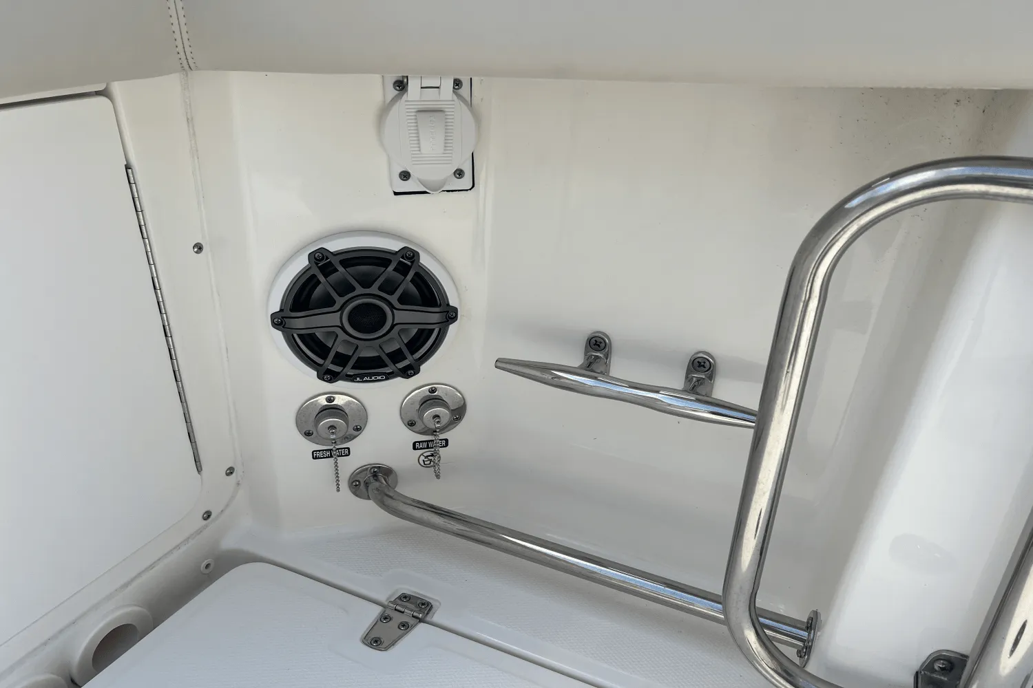 2023 Boston Whaler 330 OUTRAGE Image Thumbnail #21