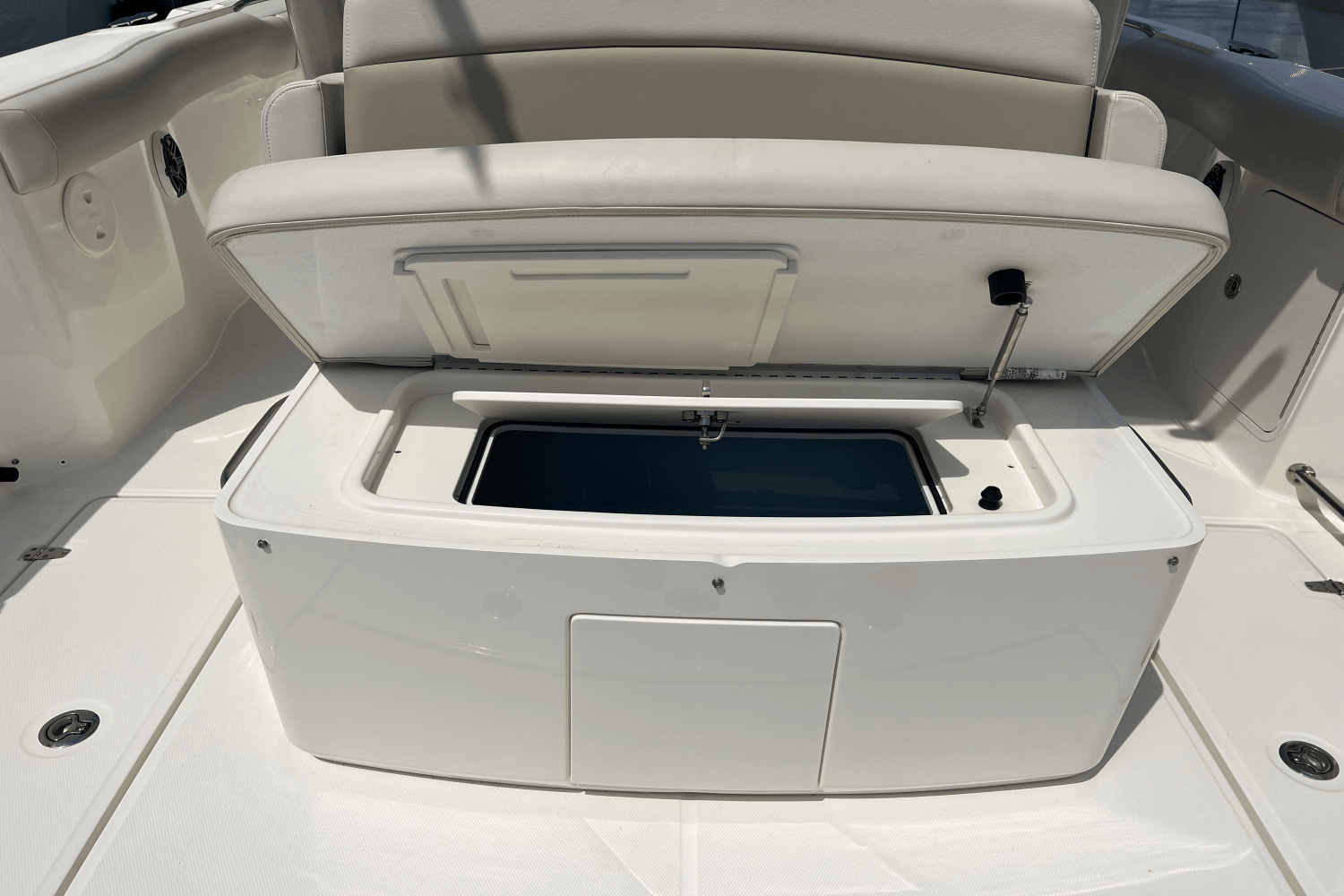 2023 Boston Whaler 330 OUTRAGE Image Thumbnail #17