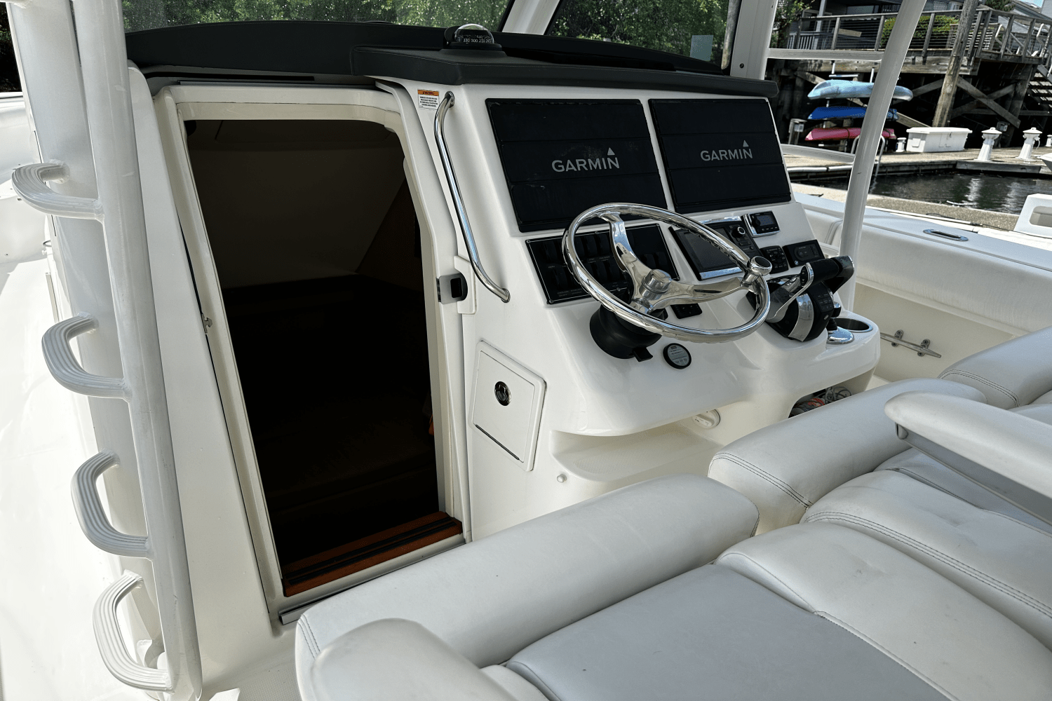 2016 Boston Whaler 370 OUTRAGE Image Thumbnail #28