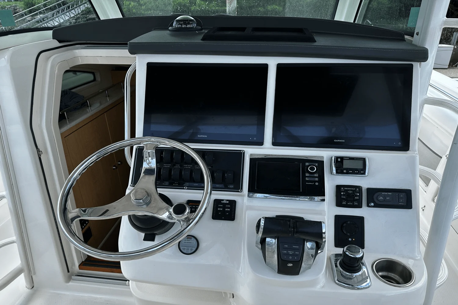 2016 Boston Whaler 370 OUTRAGE Image Thumbnail #24