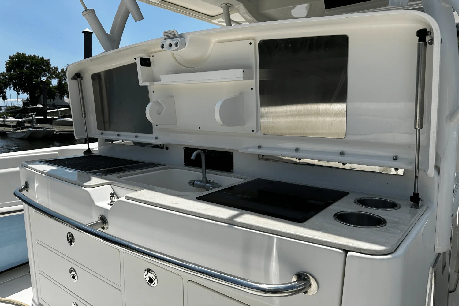 2016 Boston Whaler 370 OUTRAGE Image Thumbnail #17