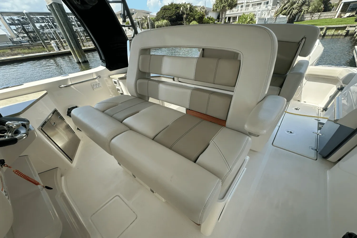 2023 Boston Whaler 350 REALM Image Thumbnail #15