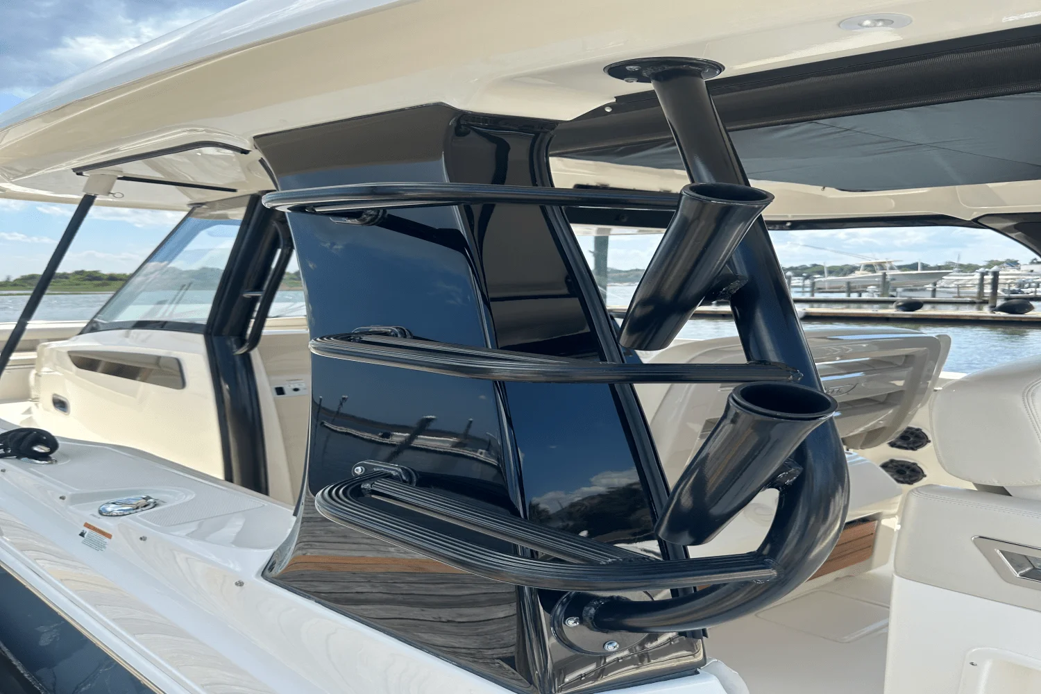 2023 Boston Whaler 350 REALM Image Thumbnail #4