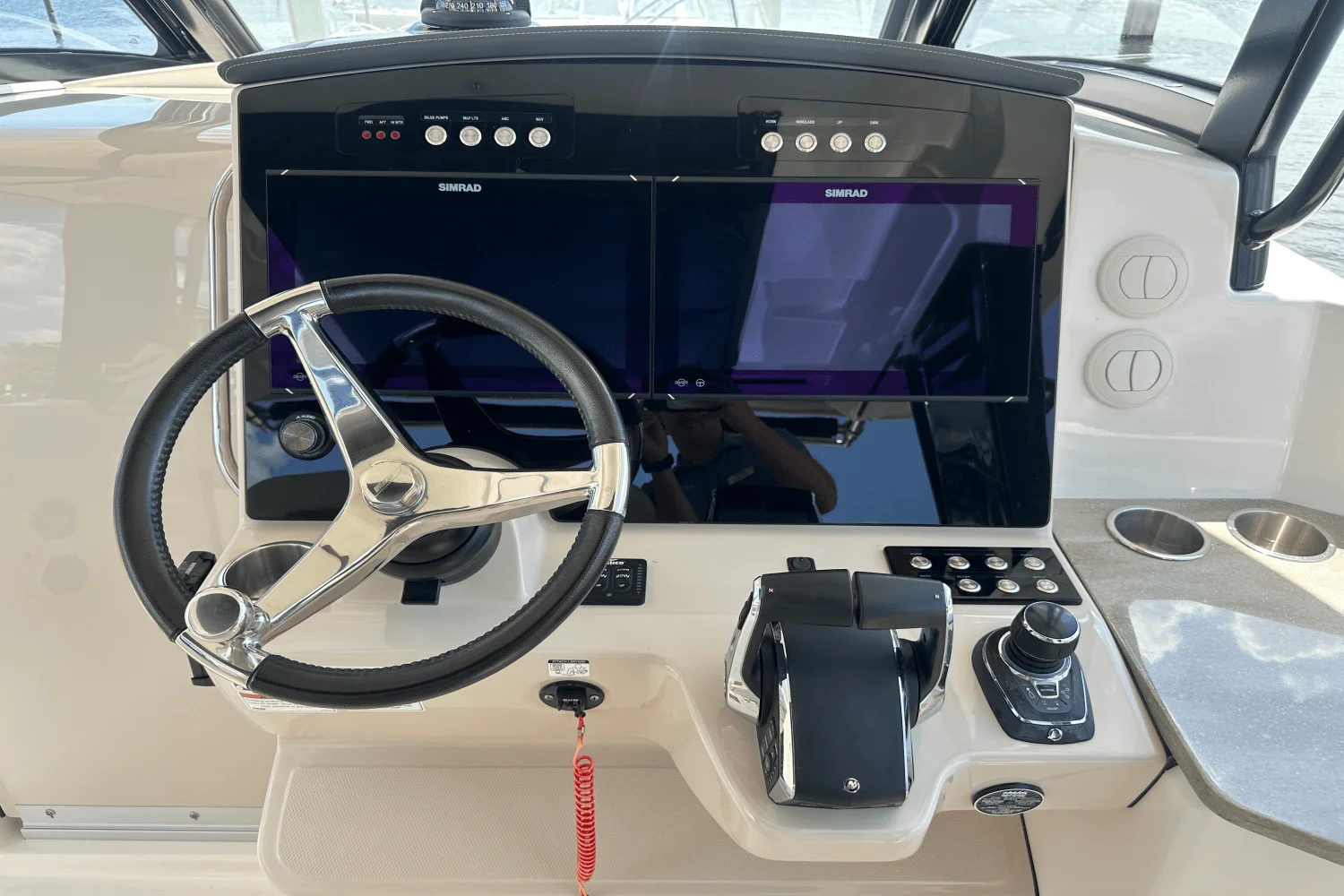 2023 Boston Whaler 350 REALM Image Thumbnail #18